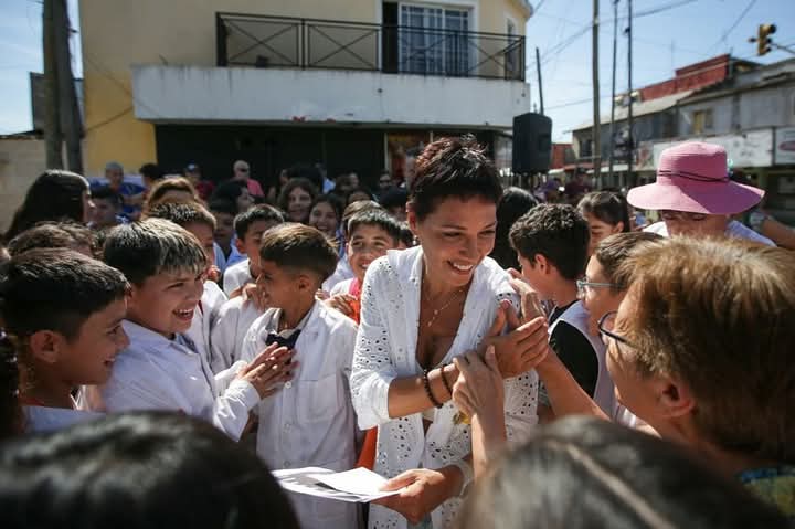 MAYRA ENCABEZÓ EL HOMENAJE A VICENTA ORREGO, QUILMEÑA ASESINADA DURANTE LA ÚLTIMA DICTADURA CÍVICO-MILITAR
