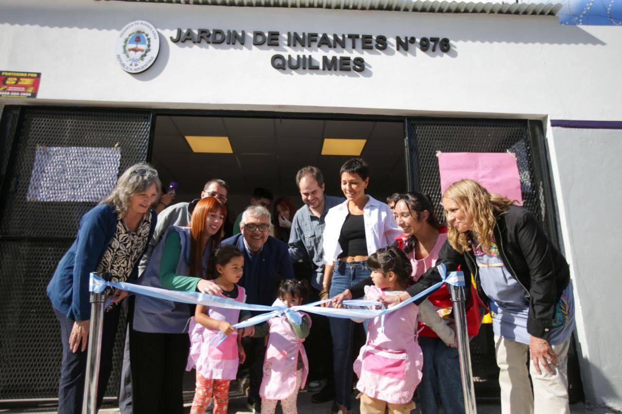 MAYRA INAUGURÓ EL JARDÍN DE INFANTES Nº 976 DEL BARRIO IAPI DE BERNAL OESTE FINALIZADO CON FONDOS MUNICIPALES