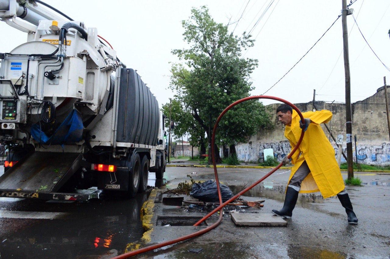 EL MUNICIPIO INTENSIFICÓ LOS TRABAJOS DIARIOS DE LIMPIEZA DE LOS ARROYOS Y DESOBSTRUCCIÓN DE SUMIDEROS DEBIDO A LAS FUERTES LLUVIAS