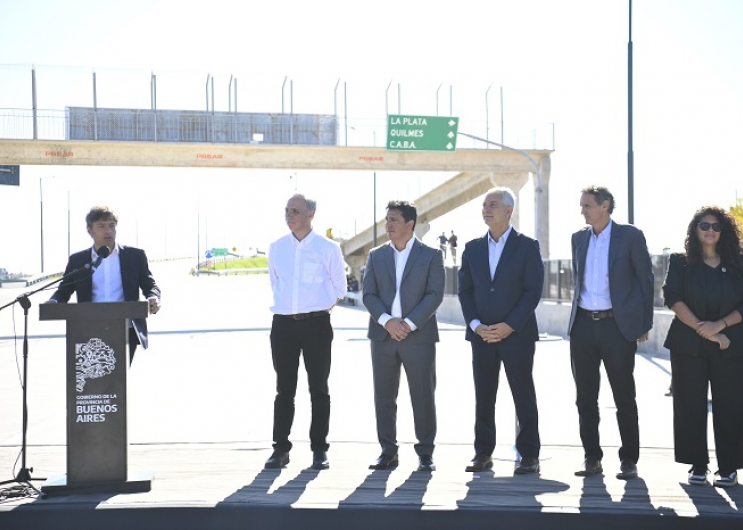 Kicillof inauguró la nueva bajada a la Avenida 520 de la Autopista Buenos Aires – La Plata