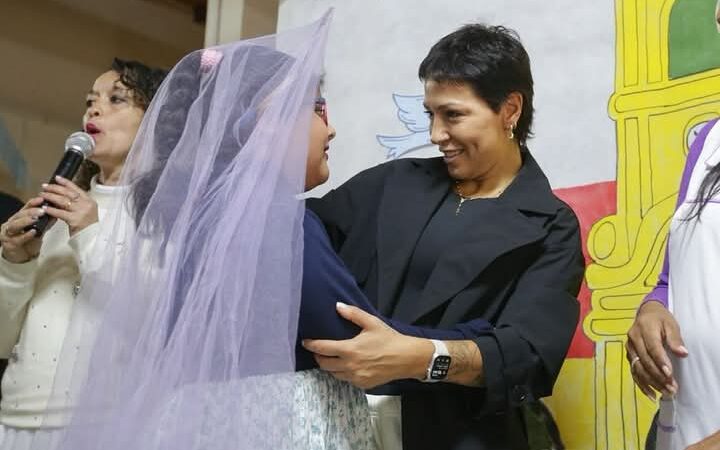 MAYRA PARTICIPÓ DE LA ENTREGA DEL NUEVO EQUIPAMIENTO QUE ADQUIRIÓ LA EEE Nº 506 CON ASISTENCIA DEL MUNICIPIO