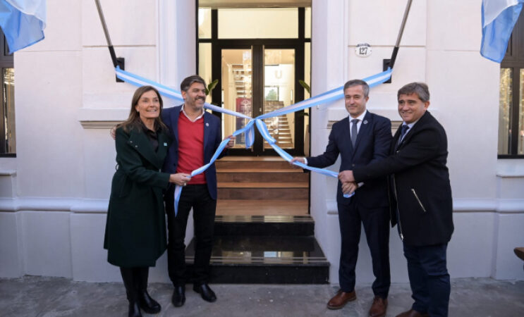 Bianco y Barrena inauguraron el Centro Universitario de Lobería