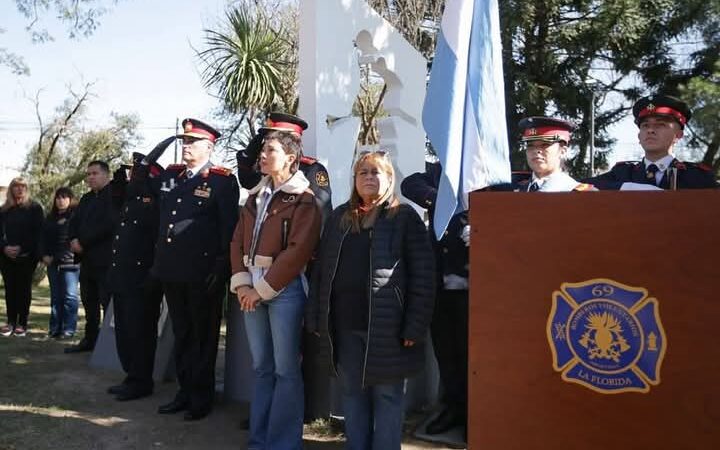 MAYRA JUNTO A LOS BOMBEROS VOLUNTARIOS EN SU DÍA: “GRACIAS POR EL COMPROMISO, EL PROFESIONALISMO Y EL AMOR A NUESTRA COMUNIDAD”