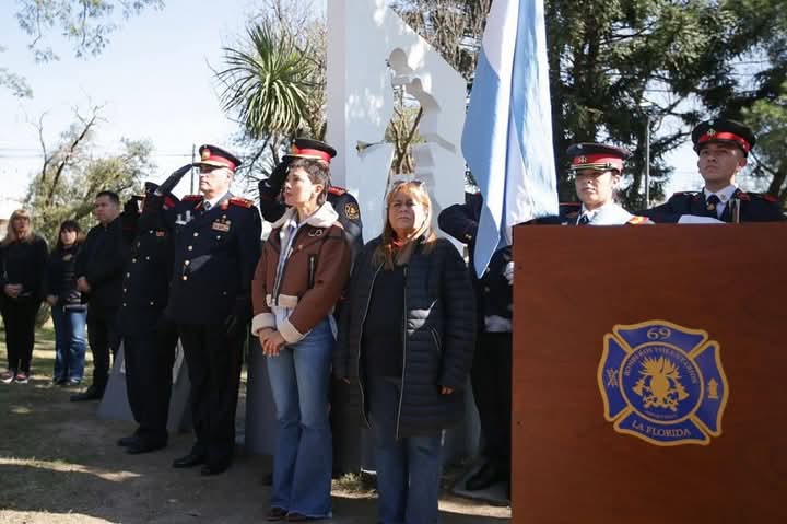 MAYRA JUNTO A LOS BOMBEROS VOLUNTARIOS EN SU DÍA: “GRACIAS POR EL COMPROMISO, EL PROFESIONALISMO Y EL AMOR A NUESTRA COMUNIDAD”