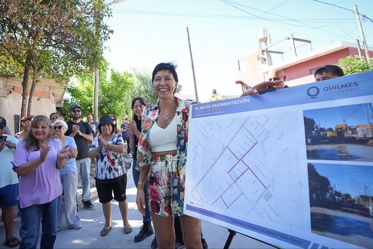 MAYRA SUPERVISÓ EL AVANCE DE LOS TRABAJOS DE PAVIMENTO EN EL BARRIO EL PROGRESO DE BERNAL OESTE 1000129487