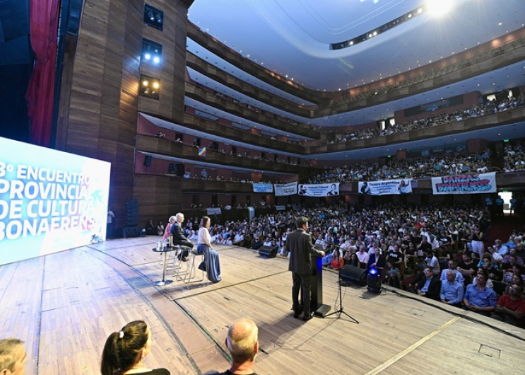 Kicillof dio inicio al 3º Encuentro Provincial de Cultura bonaerense 25 11 27 11 44 22 6427