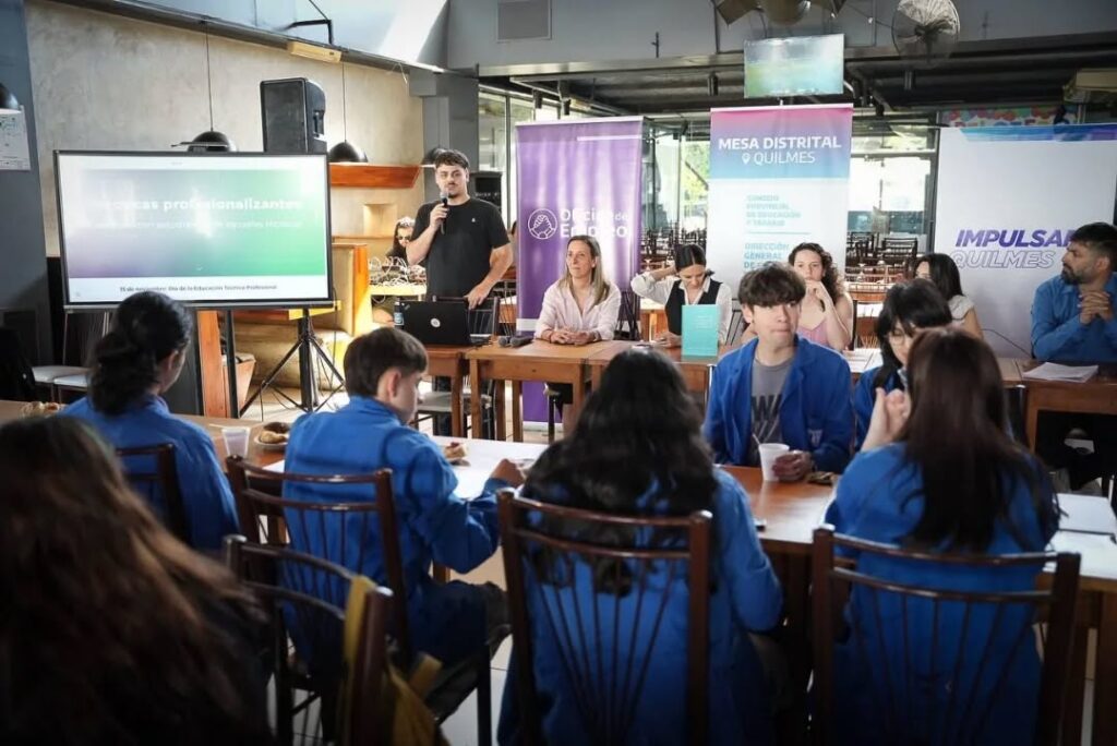ENCUENTRO CON ESTUDIANTES DE ESCUELAS TÉCNICAS QUE REALIZARON PRÁCTICAS PROFESIONALIZANTES DURANTE EL 2025 encuentro con estudiantes de escuelas tÉcnicas que realizaron prÁcticas profesionalizantes durante el 2025 1