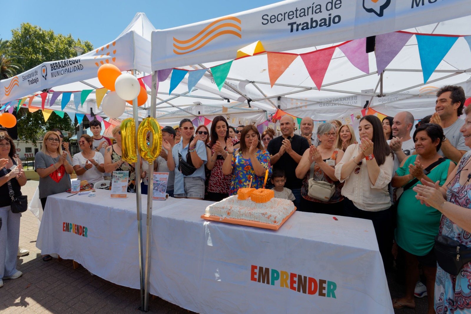 La Feria Municipal Emprender celebró su 10° aniversario la feria municipal emprender celebró su 10° aniversario 3