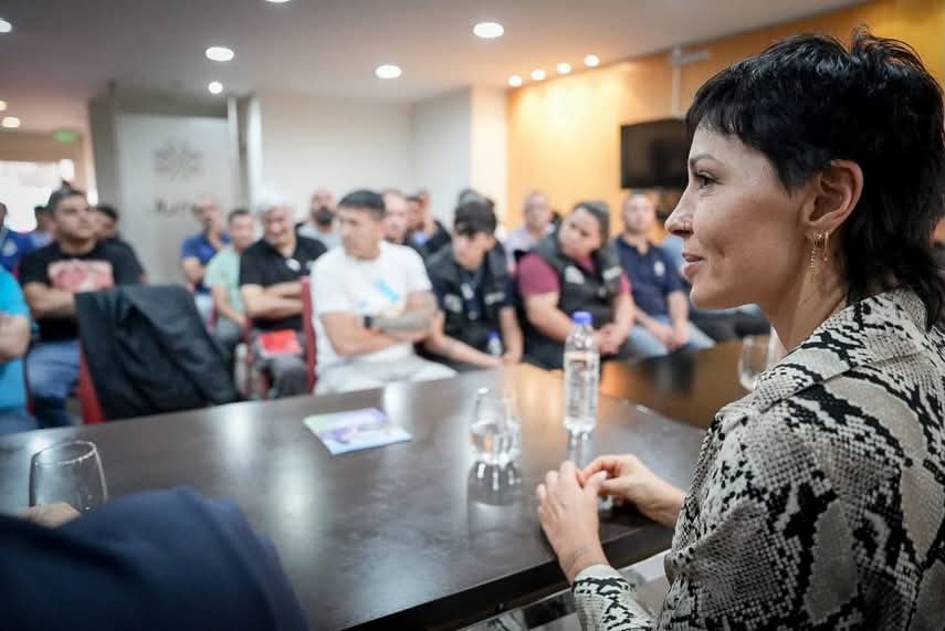 MAYRA DIALOGÓ CON MÁS DE 40 DELEGADOS DEL SINDICATO DEL PLÁSTICO DE LA PROVINCIA Y RECORRIÓ EL CENTRO DE APOYO AL DISCAPACITADO QUE FUNCIONA EN SU SEDE mayra dialogÓ con mÁs de 40 delegados del sindicato del plÁstico de la provincia y recorriÓ el centro de apoyo al discapacitado que funciona en su sede 2