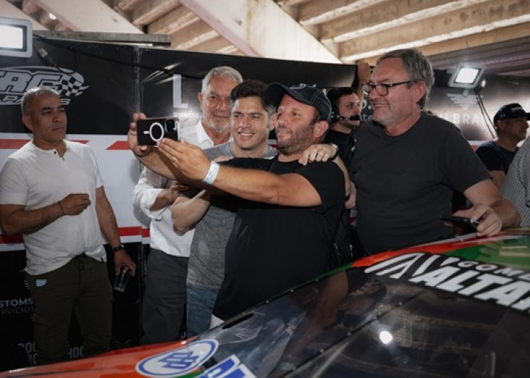 Kicillof asistió al Gran Premio Coronación del Turismo Carretera ar19108ed