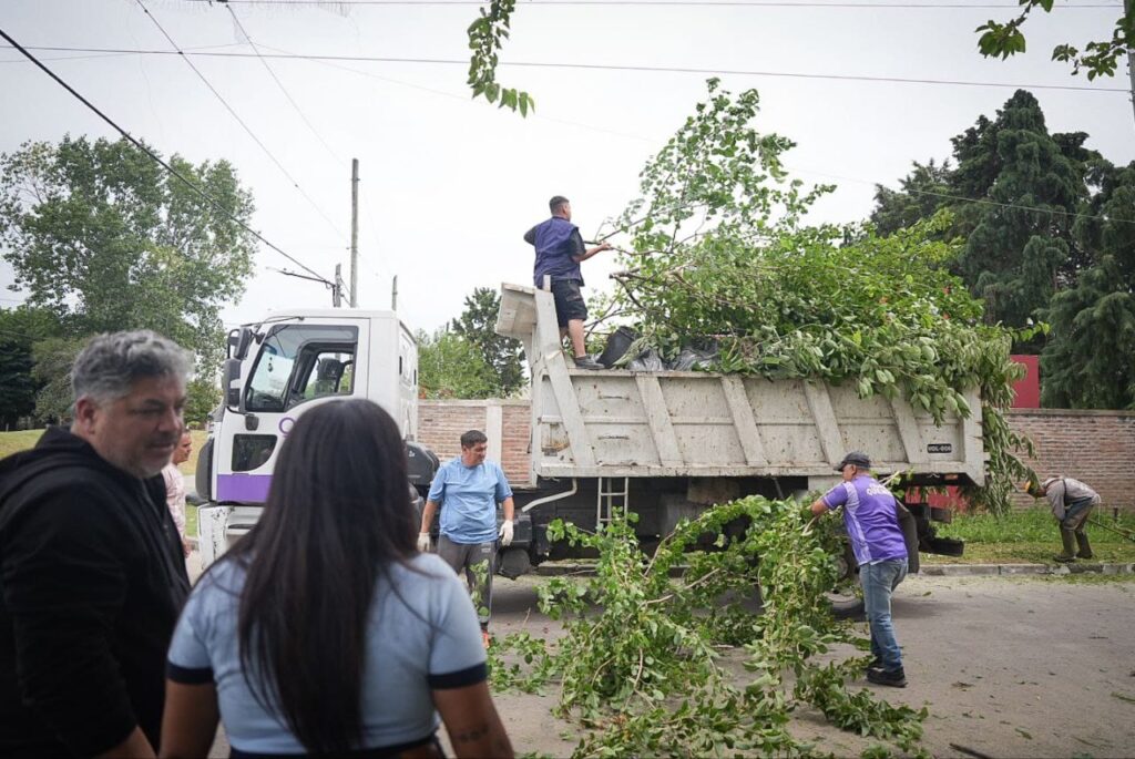 NUEVO OPERATIVO INTEGRAL DE LIMPIEZA EN EL BARRIO FERRONAVAL DE EZPELETA nuevo operativo integral de limpieza en el barrio ferronaval de ezpeleta 3
