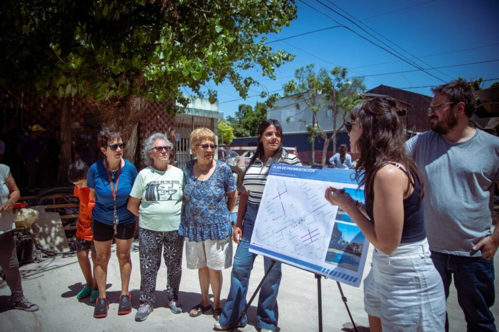 AVANZAN LAS TAREAS DE PAVIMENTACIÓN EN HORMIGÓN Y OBRA HIDRÁULICA EN LOS BARRIOS 1º DE MAYO Y MONTEVERDE DE SAN FRANCISCO SOLANO pavimentaciÓn y obra hidraÚlica en solano 1