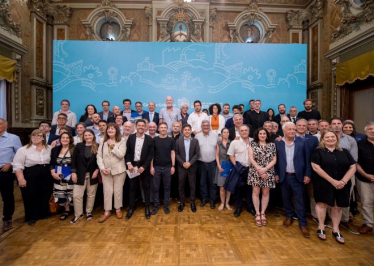 Kicillof se reunió con empresarios y empresarias pymes axel con pymes