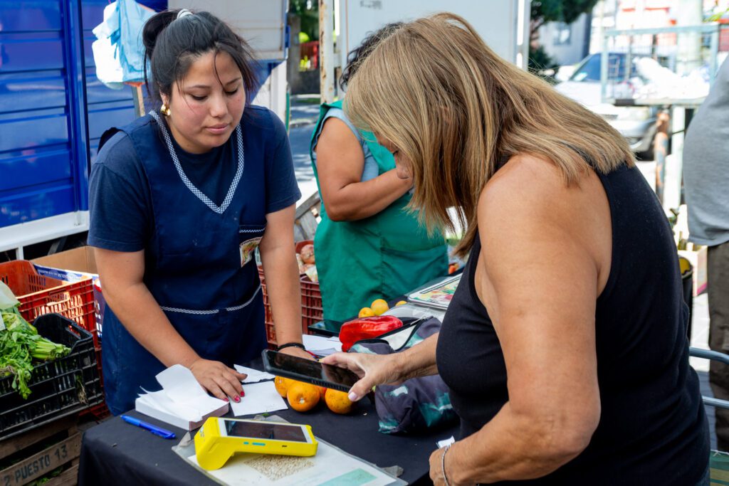 Mercado Vecino sigue recorriendo los barrios durante enero 20260106 mercado vecino sf el sol ca 09