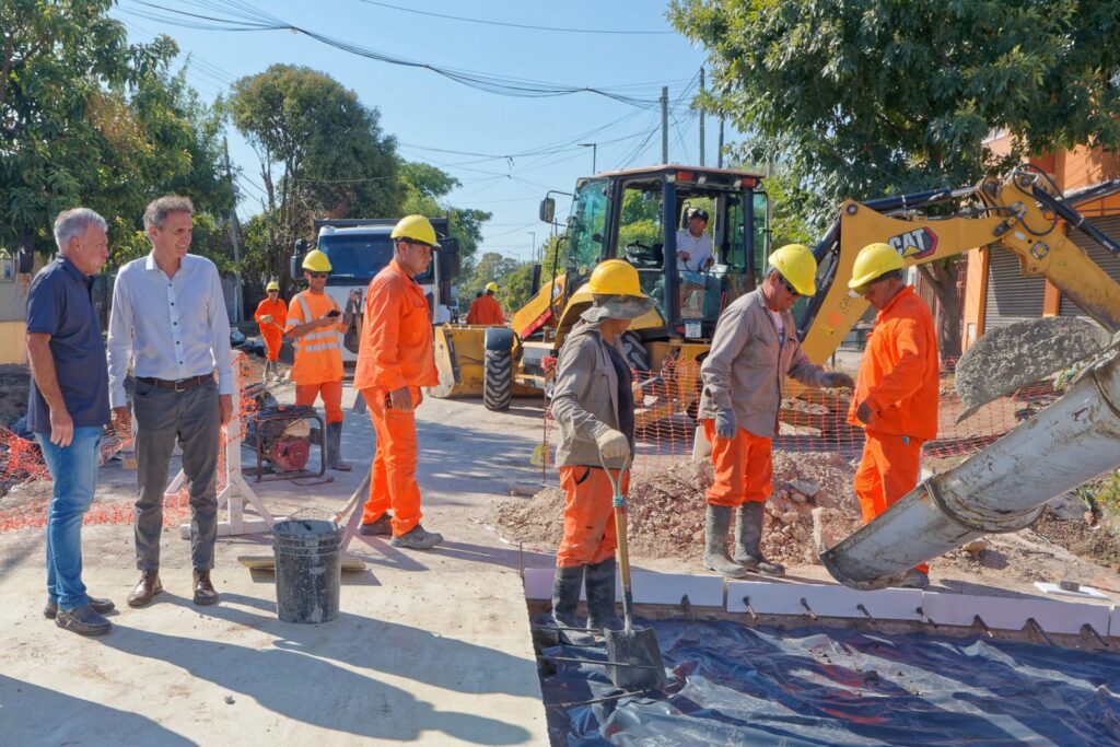 balor y katopodis supervisaron la repavimentación de calle 109 entre 5 y 11 (4)