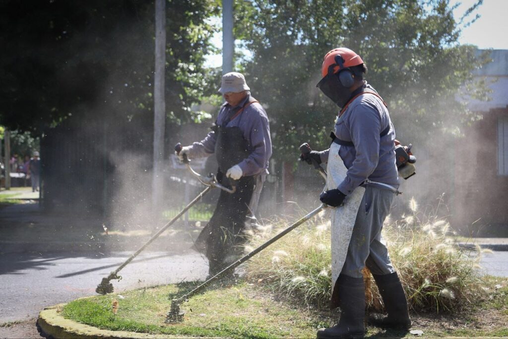 CONTINÚAN LOS OPERATIVOS DE LIMPIEZA INTEGRAL EN LOS DISTINTOS BARRIOS DEL DISTRITO continÚan los operativos de limpieza integral en los distintos barrios del distrito 2