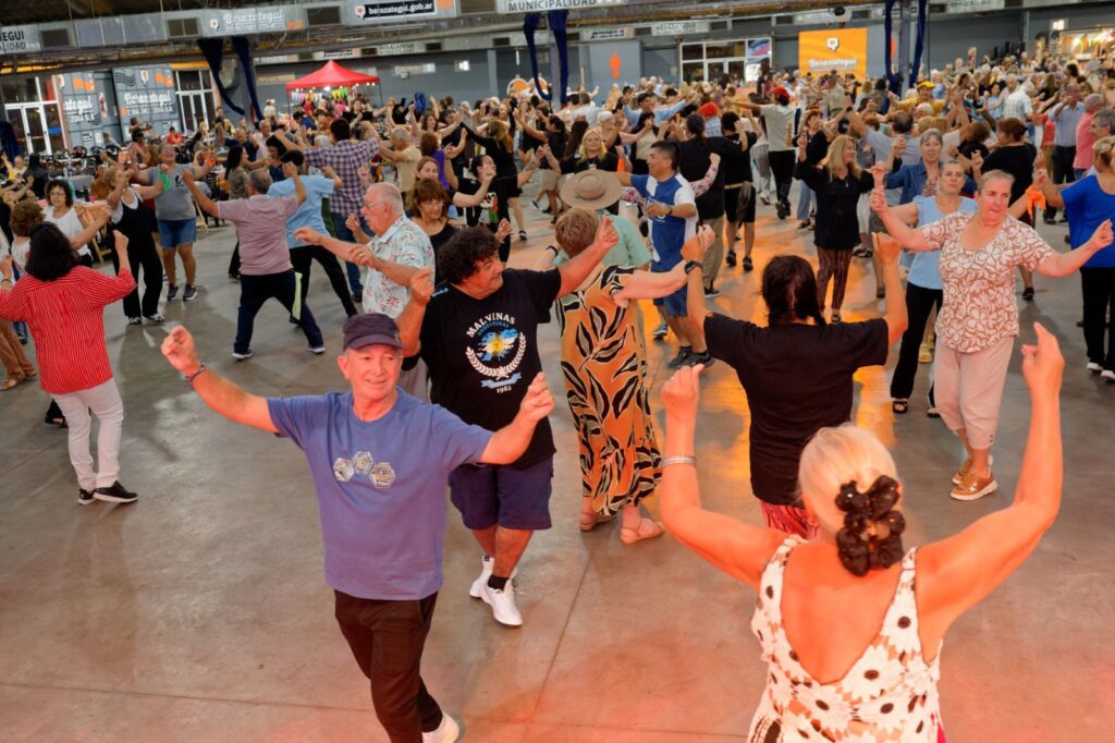 comenzaron los tradicionales patios de tango y folclore en berazategui 1