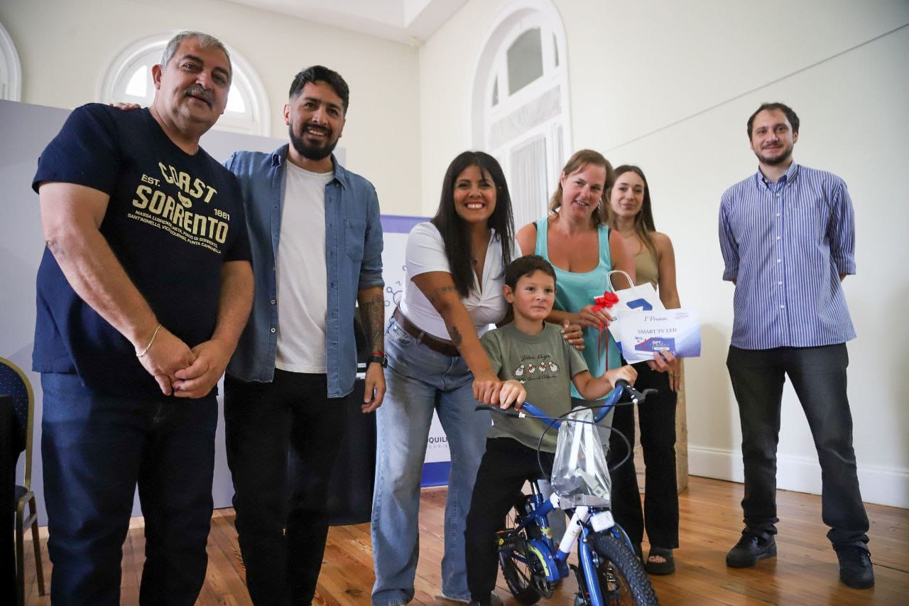 el municipio de quilmes entregÓ certificados de habilitaciÓn y distinciones a comerciantes y vecinos 1