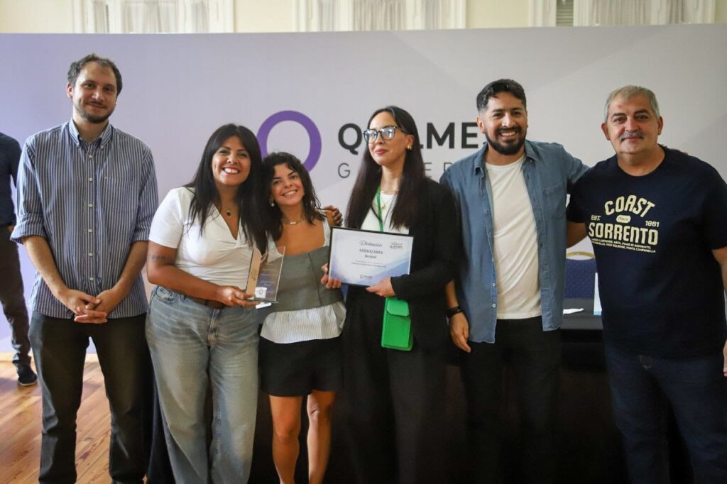 el municipio de quilmes entregÓ certificados de habilitaciÓn y distinciones a comerciantes y vecinos 3