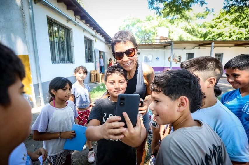 MAYRA RECORRIÓ LA ESCUELA AGRARIA DE QUILMES DONDE SE DESARROLLA EL PROGRAMA “ESCUELAS ABIERTAS EN VERANO 2026” whatsapp image 2026 01 12 at 14.27.50