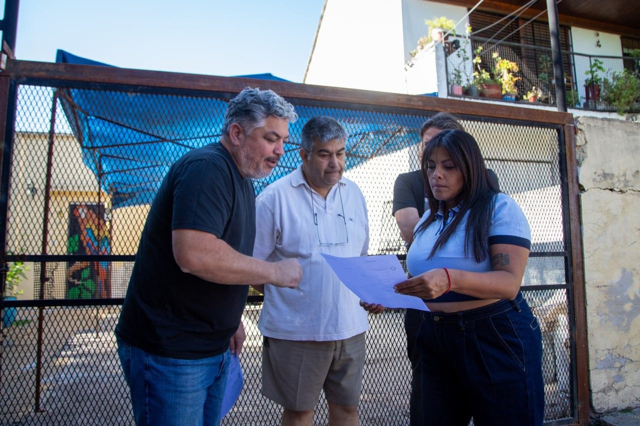 EL MUNICIPIO CONTINÚA CON LOS TRABAJOS DE BACHEO EN HORMIGÓN EN QUILMES OESTE eva obras 1