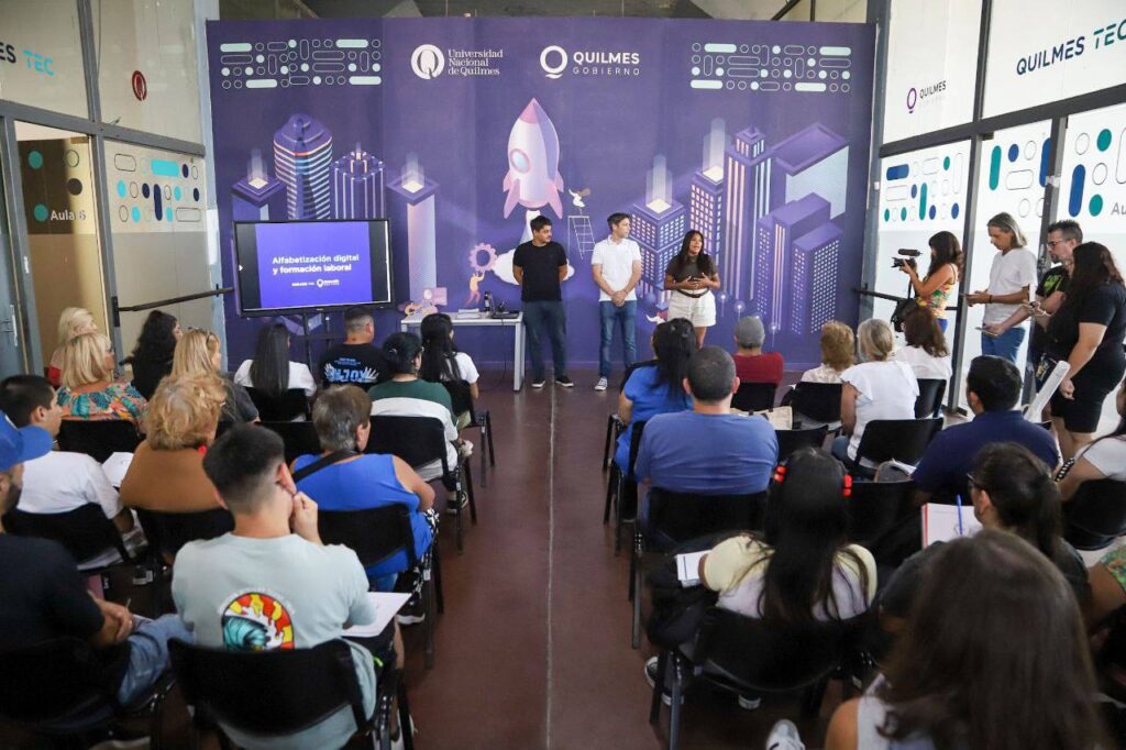 gran concurrencia en el taller de alfabetizaciÓn digital que se desarrolla en quilmes tec 1