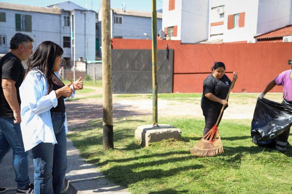 NUEVO OPERATIVO DE LIMPIEZA INTEGRAL EN EL BARRIO PAPELERO DE QUILMES OESTE nuevo operativo de limpieza integral en el barrio papelero de quilmes oeste 3