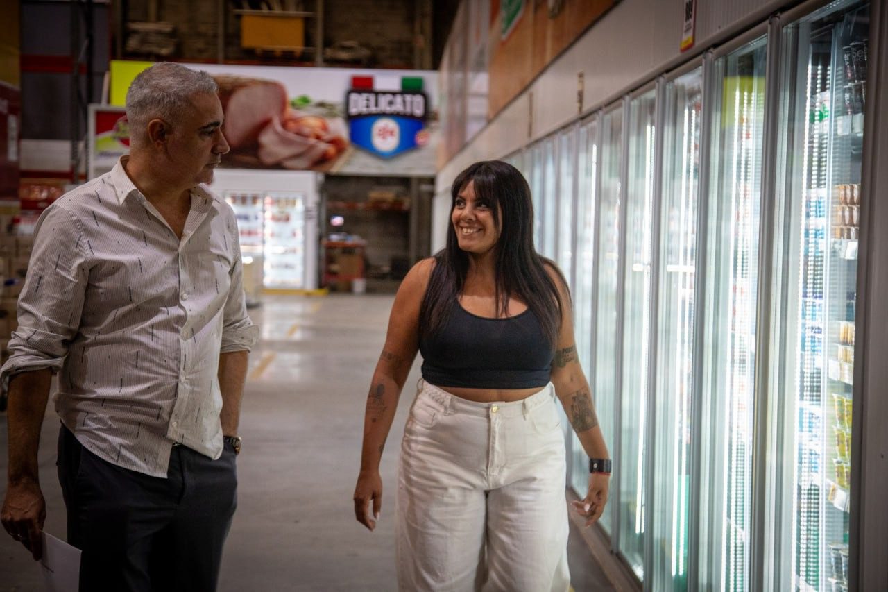 EL MUNICIPIO ENTREGÓ EL CERTIFICADO DE HABILITACIÓN A LA DISTRIBUIDORA MAXI OFERTAS el municipio entregÓ el certificado de habilitaciÓn a la distribuidora maxi ofertas 3