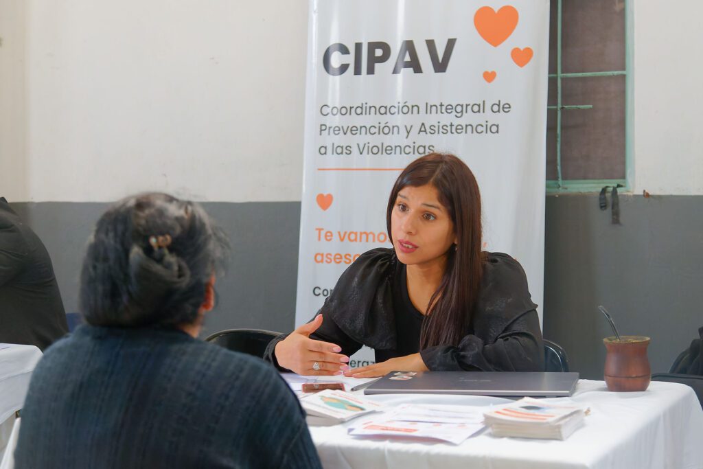 se realizó un operativo de asesoramiento legal gratuito en el pato (1)