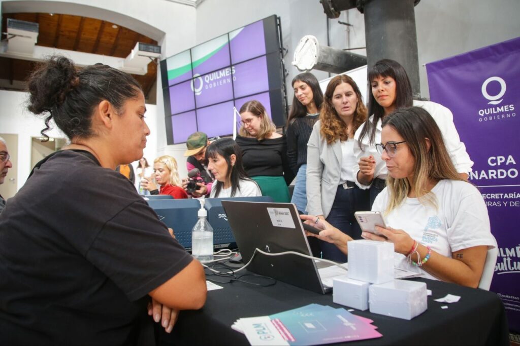 el municipio realizÓ un operativo de impresiÓn y entrega de pases libres multimodales que beneficiÓ a 300 vecinos que poseen cud 3