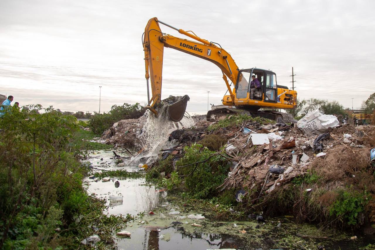 el municipio realizÓ un operativo integral conjunto de control y limpieza de zanjones por el vuelco ilegal de residuos y escombros 1
