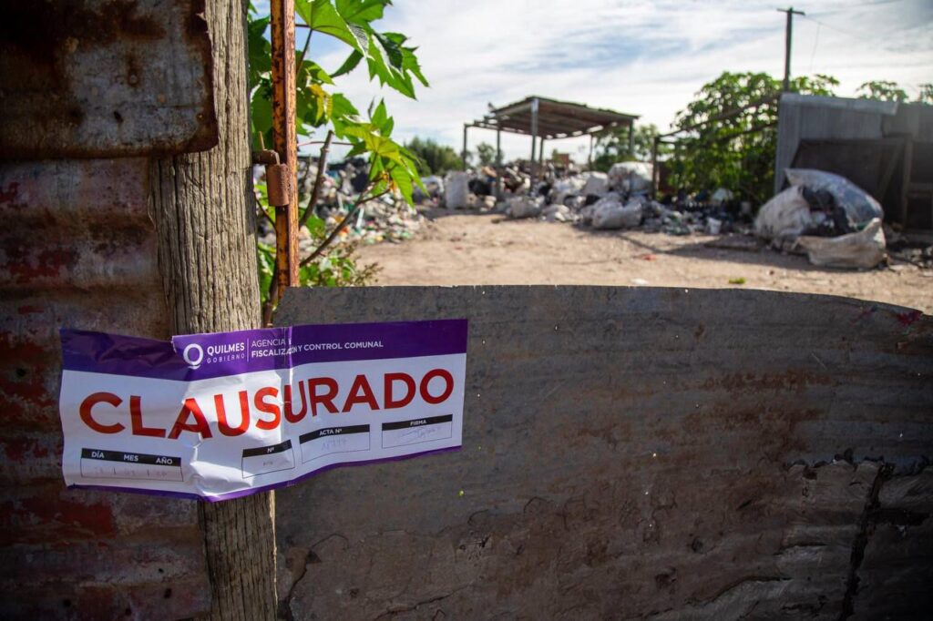 el municipio realizÓ un operativo integral conjunto de control y limpieza de zanjones por el vuelco ilegal de residuos y escombros 4