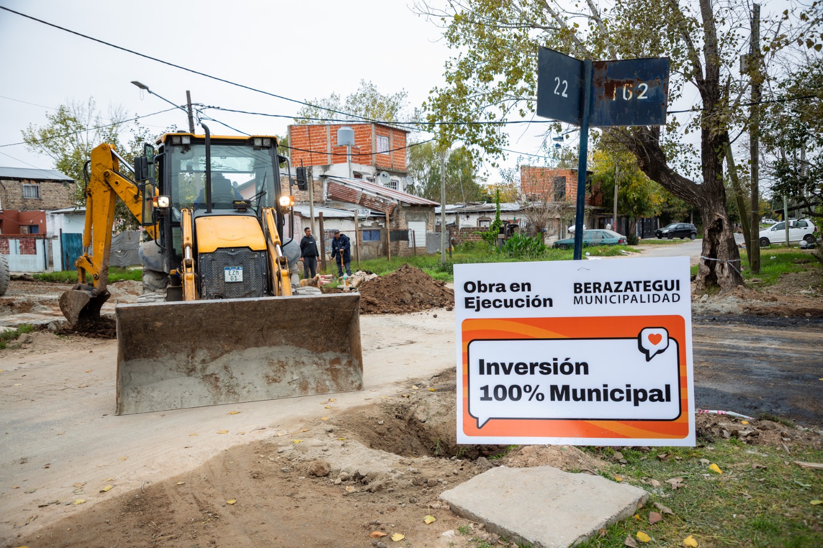 avanza una obra de saneamiento y pavimentación en el barrio jacarandá