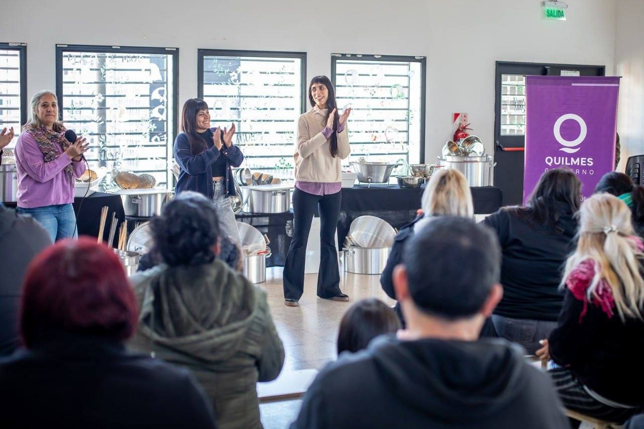 EL MUNICIPIO ENTREGÓ EQUIPAMIENTO A PUNTOS SOLIDARIOS EN EL CENTRO COMUNITARIO NOVAK DE QUILMES OESTE el municipio entregÓ equipamiento a puntos solidarios en el centro comunitario novak de quilmes oeste 1