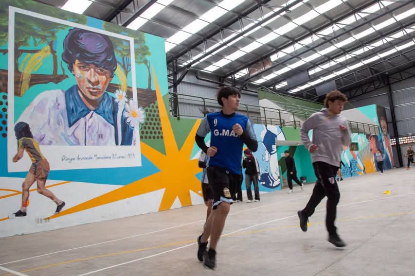 eva recorriÓ el polideportivo municipal diego armando maradona y compartiÓ una clase de educaciÓn fÍsica con alumnos secundarios 2
