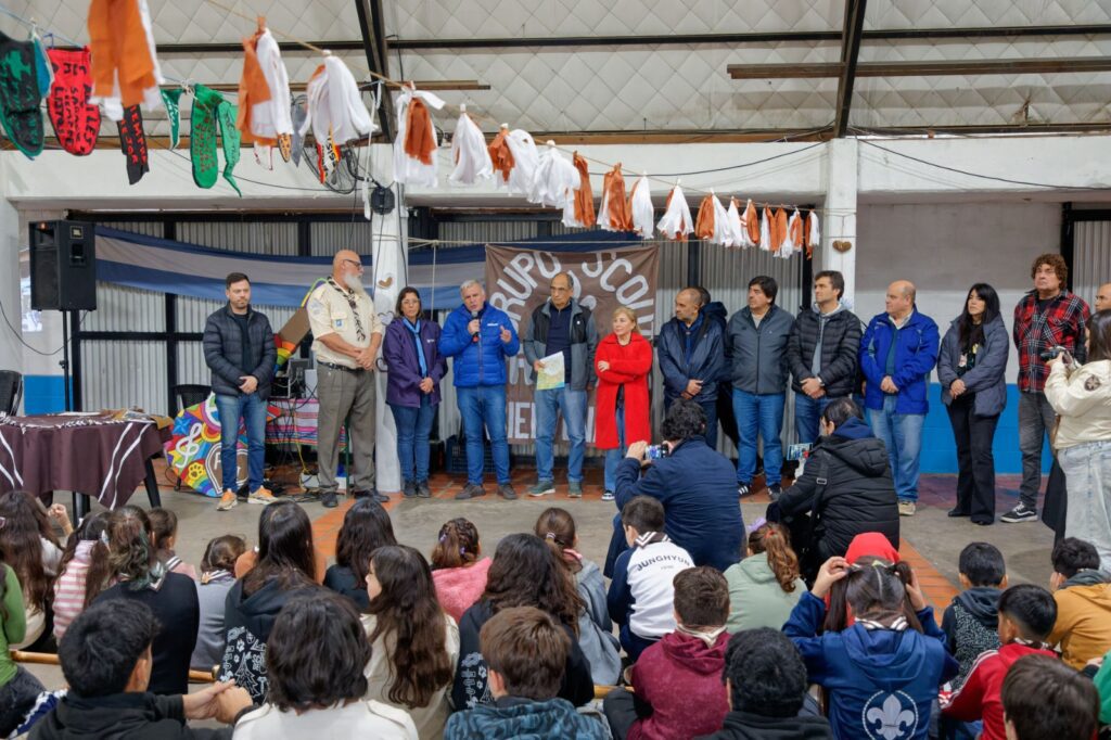 el grupo scout pablo vi ahora realiza sus actividades en el polideportivo municipal n° 1 2