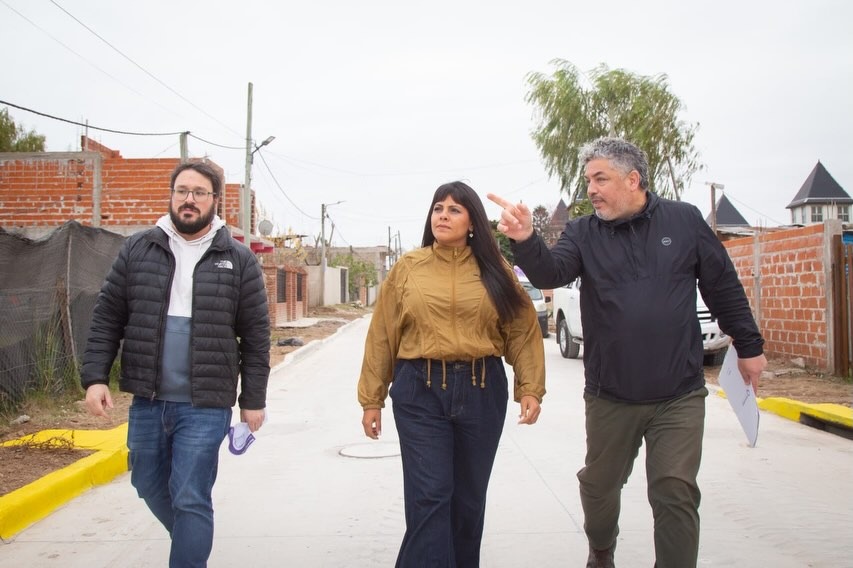 nuevas cuadras de pavimento finalizadas en el barrio owen de la ribera 1
