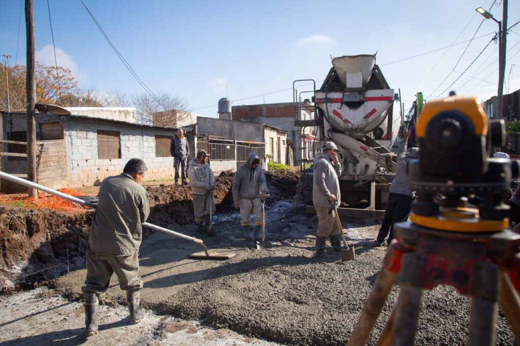 sigue avanzando la construcciÓn de nuevos asfaltos 4