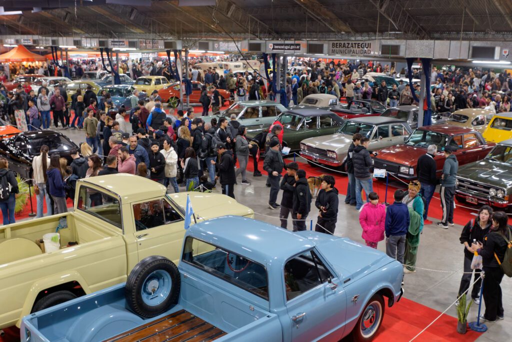 brilló el 13° salón de automóviles y motos clásicas de berazategui (2)