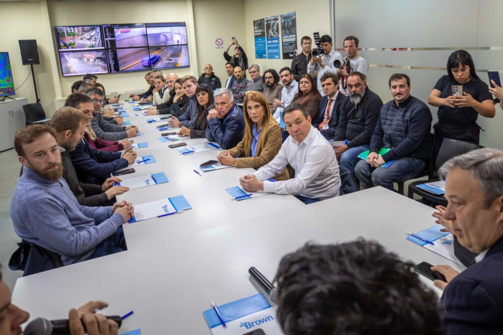 Carlos Balor participó de un encuentro con el Subsecretario de Fiscalización y Control Policial bonaerense carlos balor participó de un encuentro con el subsecretario de fiscalización y control policial bonaerense (1)
