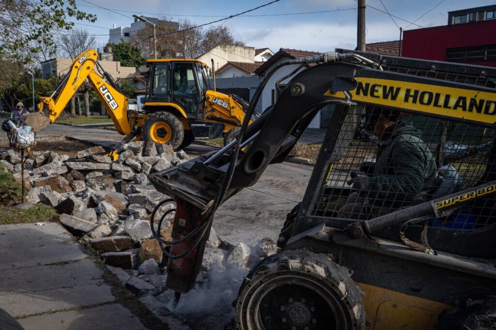 EL MUNICIPIO INTENSIFICA EL PLAN DE BACHEO EN HORMIGÓN EN DISTINTOS PUNTOS DEL DISTRITO el municipio intensifica el plan de bacheo en hormigÓn en distintos puntos del distrito 1