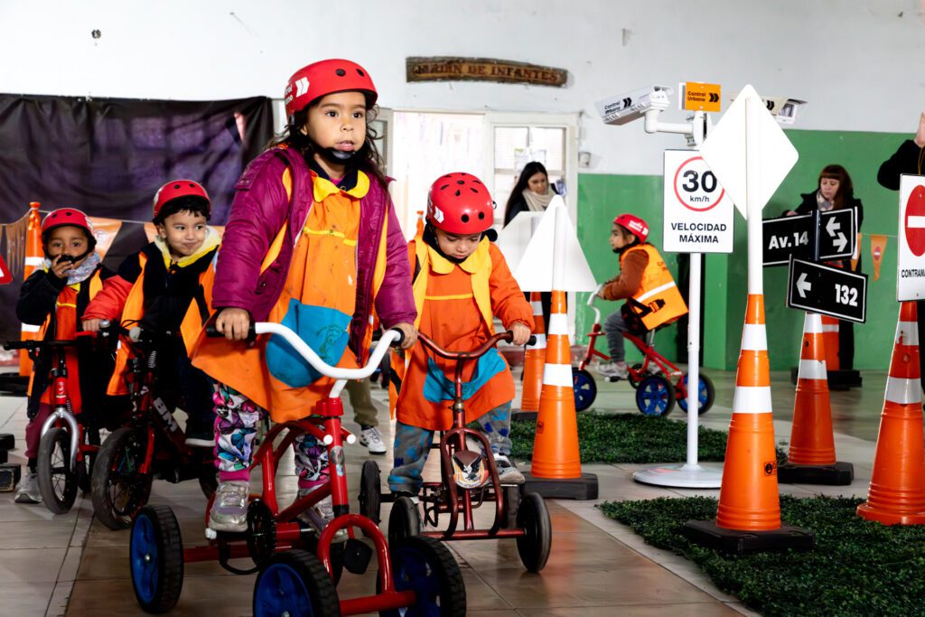 jornada de educación vial en el jardín municipal sueños y sonrisas (2)