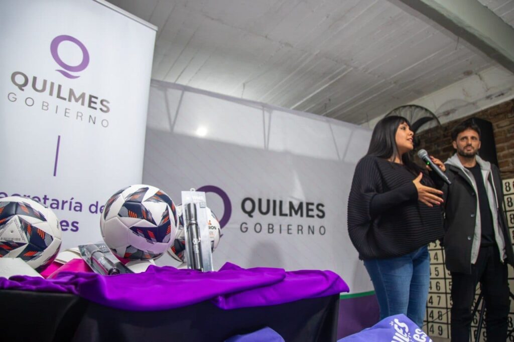 EL MUNICIPIO DE QUILMES ENTREGÓ MATERIAL DEPORTIVO A SIETE CLUBES DE LA LIGA FEMENINA ev 1