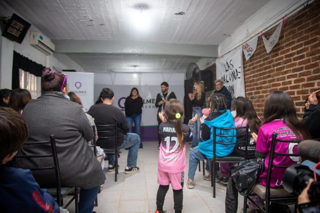EL MUNICIPIO DE QUILMES ENTREGÓ MATERIAL DEPORTIVO A SIETE CLUBES DE LA LIGA FEMENINA ev 4