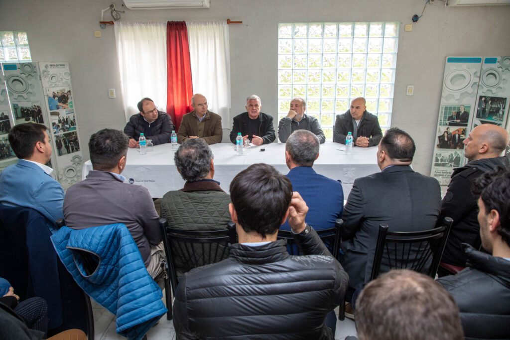 carlos balor se reunió con industriales sanjuaninos y berazateguenses en el parque industrial plátanos (3)