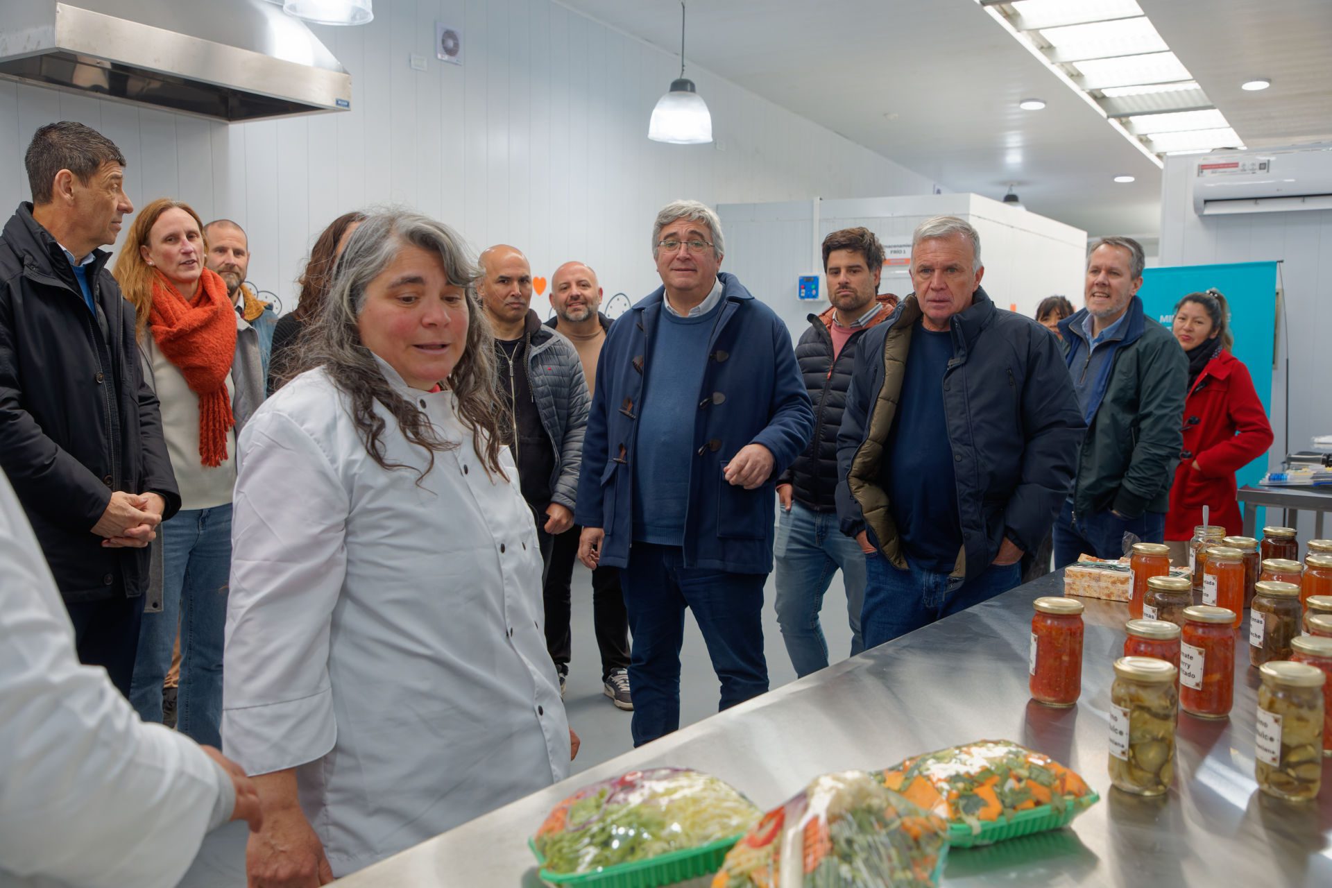 Carlos Balor y el ministro Javier Rodríguez entregaron un tractor y equipamiento para los productores rurales carlos balor y el ministro javier rodríguez entregaron un tractor y equipamiento para los productores rurales (2)