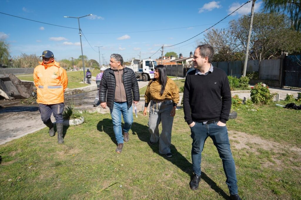 FENÓMENO EL NIÑO: EL GOBIERNO MUNICIPAL INCORPORA UNA NUEVA MÁQUINA PARA LA LIMPIEZA Y EL MANTENIMIENTO DE LA CUENCA DE LOS ARROYOS el gobierno municipal incorpora una nueva mÁquina para la limpieza y el mantenimiento de la cuenca de los arroyos 3