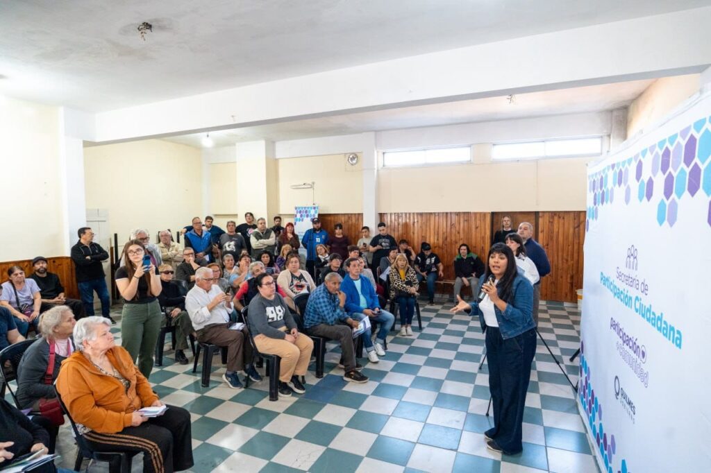 EL MUNICIPIO ANUNCIÓ LA CONSTRUCCIÓN DE 47 NUEVAS CUADRAS DE ASFALTO EN VILLA LA FLORIDA CON FONDOS PROPIOS el municipio anunciÓ la construcciÓn de 47 nuevas cuadras de asfalto en villa la florida con fondos propios 2