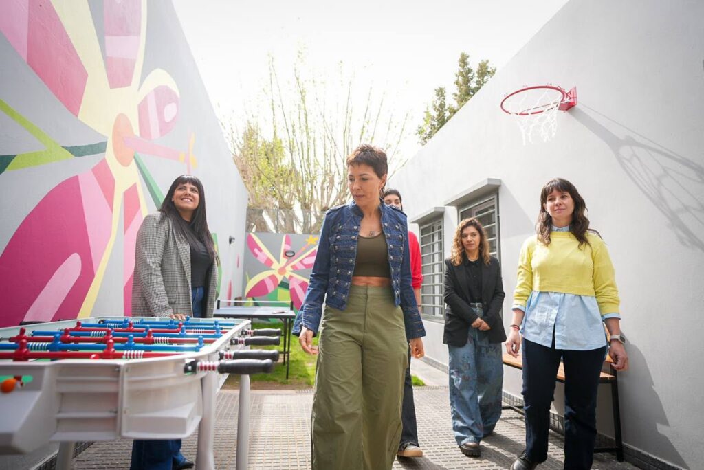 MAYRA Y EVA MIERI INAUGURARON LA CASA DE ABRIGO TEMPORAL PARA INFANCIAS Y ADOLESCENCIAS “AMANDA ALLEN” mayra y eva mieri inauguraron la casa de abrigo temporal para infancias y adolescencias “amanda allen” 2