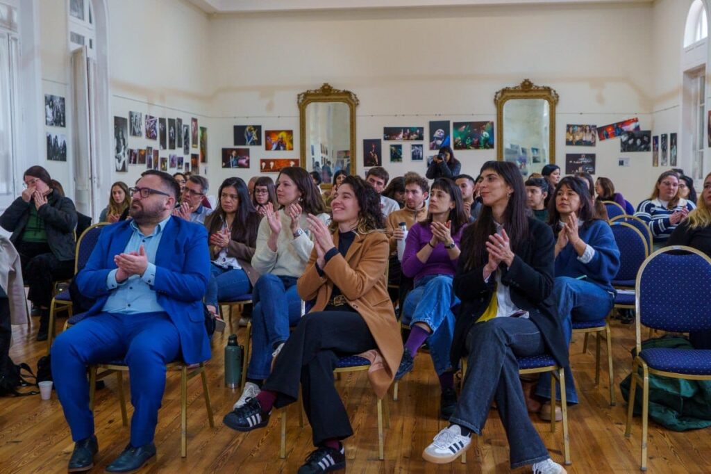 QUILMES REALIZÓ LA PRIMERA JORNADA DE FORMACIÓN EN CIUDADANÍA Y ENTORNOS DIGITALES PARA TRABAJADORES MUNICIPALES Y DOCENTES quilmes realizÓ la primera jornada de formaciÓn en ciudadanÍa y entornos digitales para trabajadores municipales y docentes 2